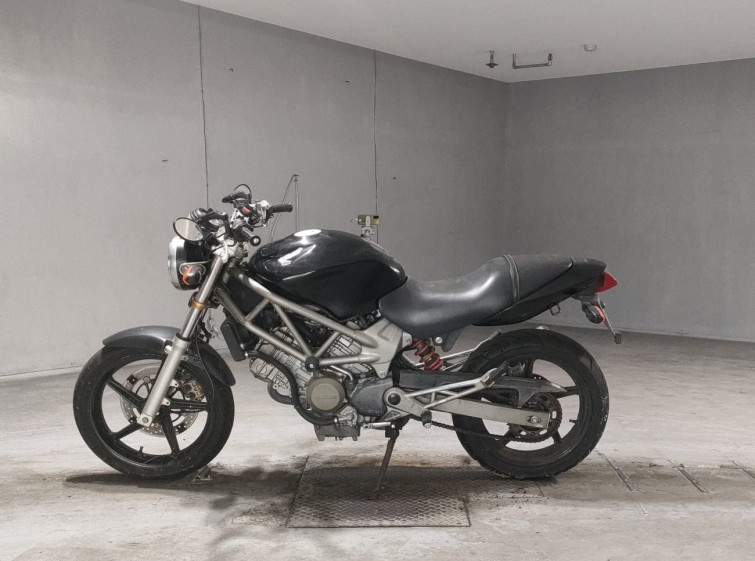 Мотоцикл Honda VTR250 с пробегом 21302 km