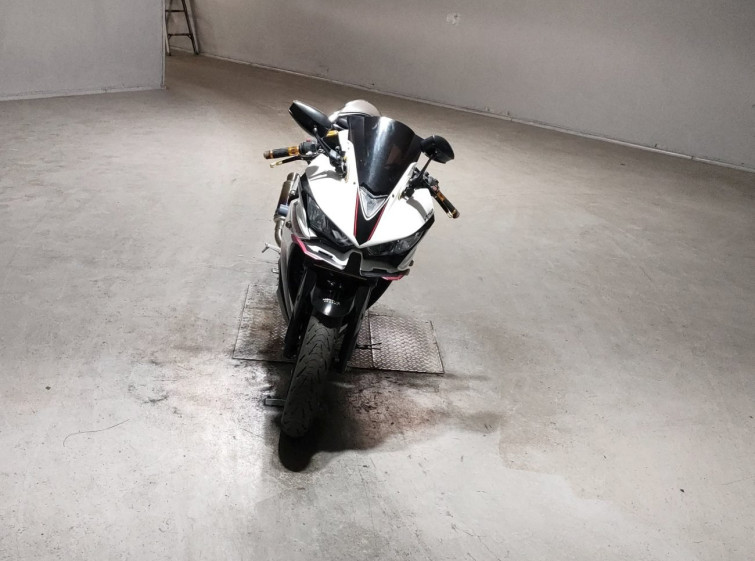 Мотоцикл Yamaha YZF-R25 с пробегом 17043 km