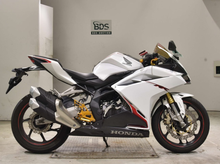 Мотоцикл Honda CBR250RR с пробегом 11509 km