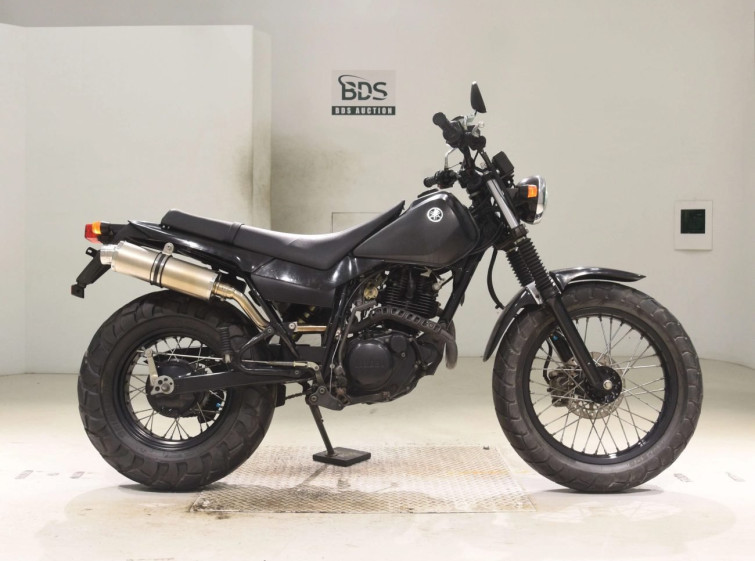 Мотоцикл Yamaha TW225E з пробігом 10608 km