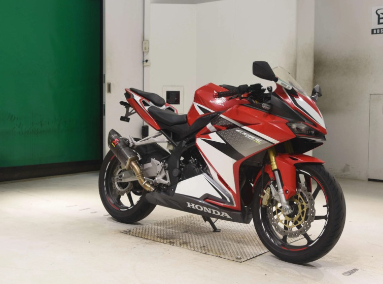 Мотоцикл Honda CBR250RR с пробегом 6186 km