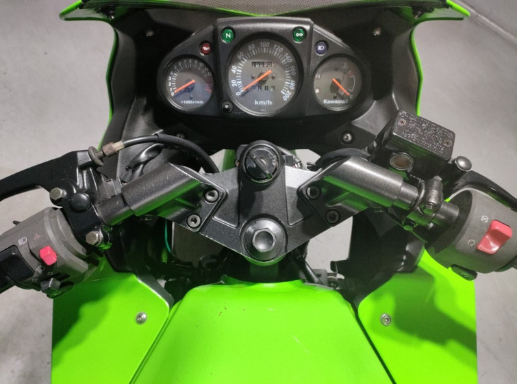 Мотоцикл Kawasaki NINJA250R з пробігом 19553 km