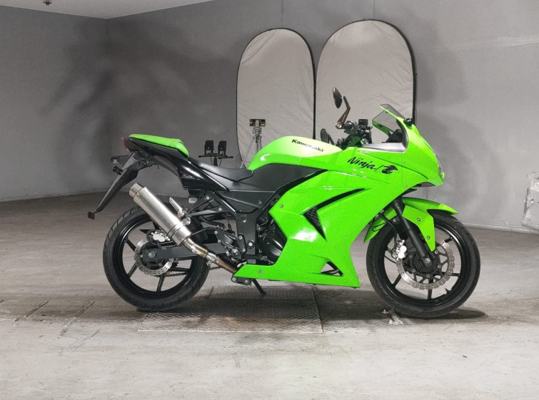 Мотоцикл Kawasaki NINJA250R з пробігом 19553 km