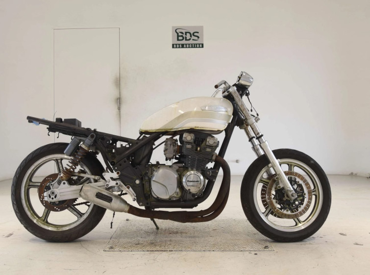 Мотоцикл Kawasaki ZEPHYR400