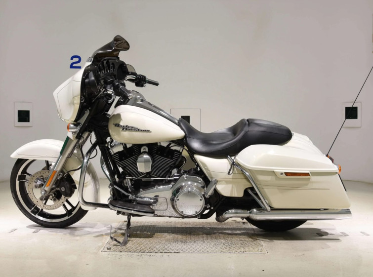 Мотоцикл HD SREET GLIDE FLHXS1690 с пробегом 12376 km