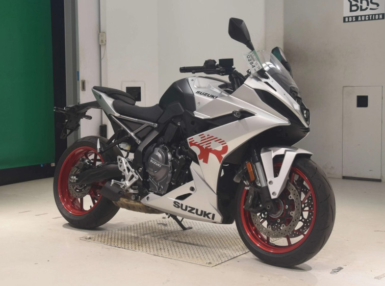 Мотоцикл Suzuki GSX-8R с пробегом 2860 km