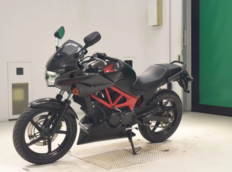 Мотоцикл Honda VTR250F з пробігом 8325 km