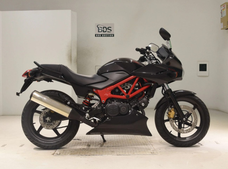 Мотоцикл Honda VTR250F з пробігом 8325 km