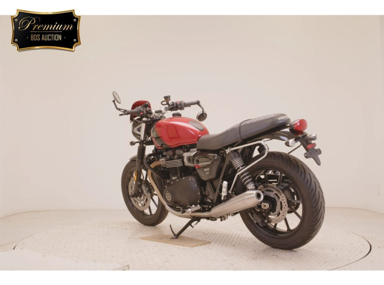 Мотоцикл Triumph SPEED TWIN 900 з пробігом 26847 km