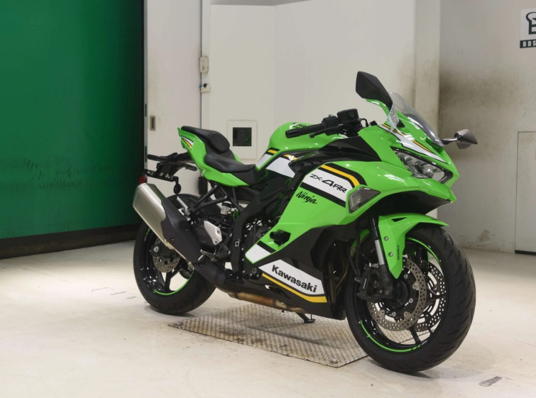 Мотоцикл Kawasaki ZX-4RR з пробігом 5351 km