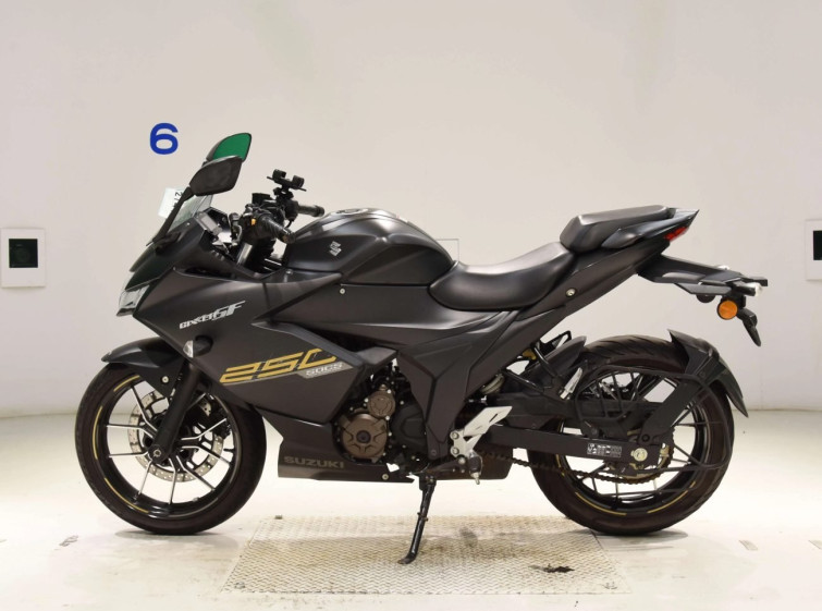 Мотоцикл Suzuki GIXXER SF250 с пробегом 22594 km
