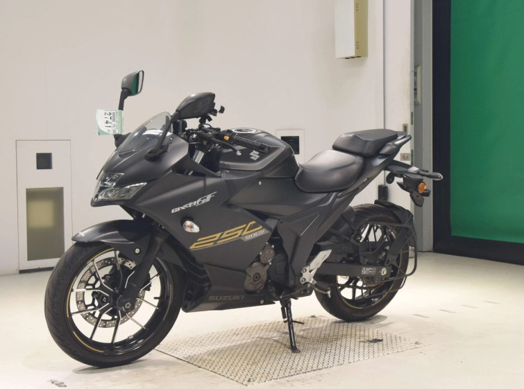 Мотоцикл Suzuki GIXXER SF250 с пробегом 22594 km
