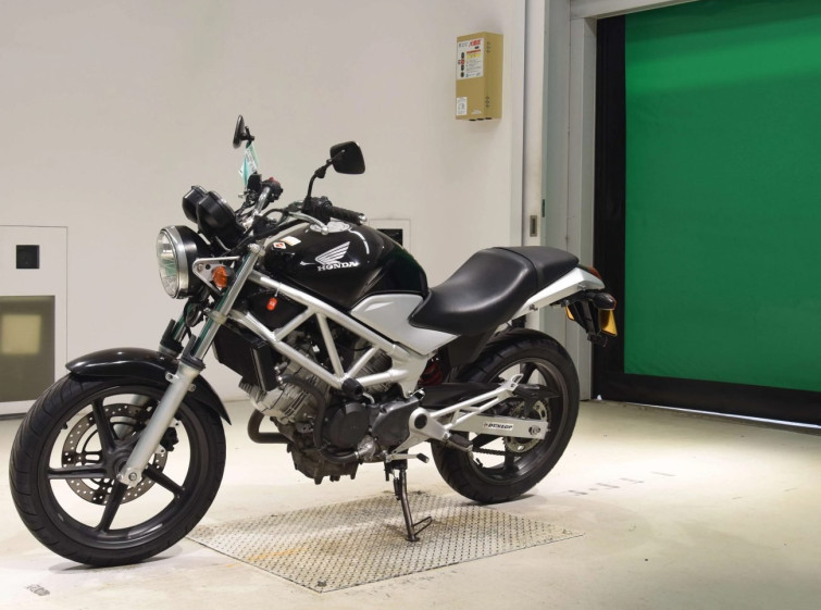 Мотоцикл Honda VTR250 з пробігом 52279 km