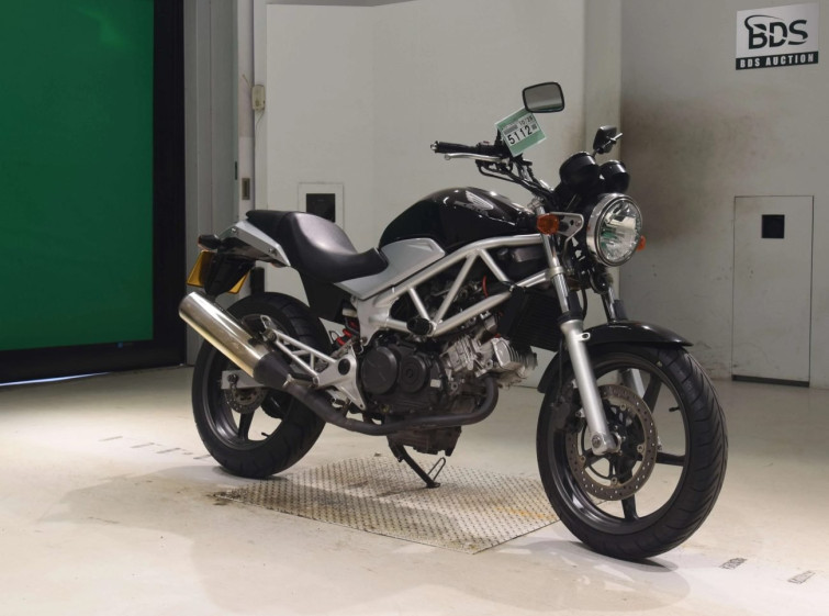 Мотоцикл Honda VTR250 з пробігом 52279 km