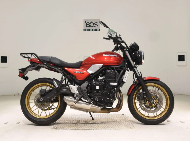 Мотоцикл Kawasaki Z650RS с пробегом 2724 km