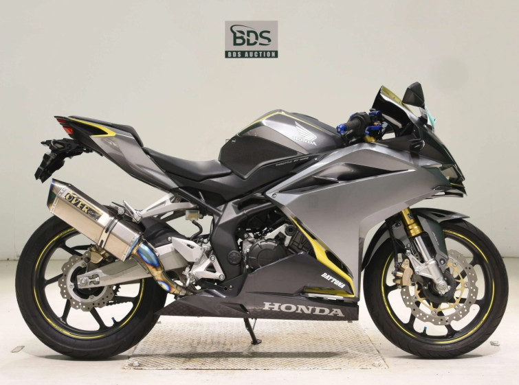Мотоцикл Honda CBR250RR с пробегом 10861 km