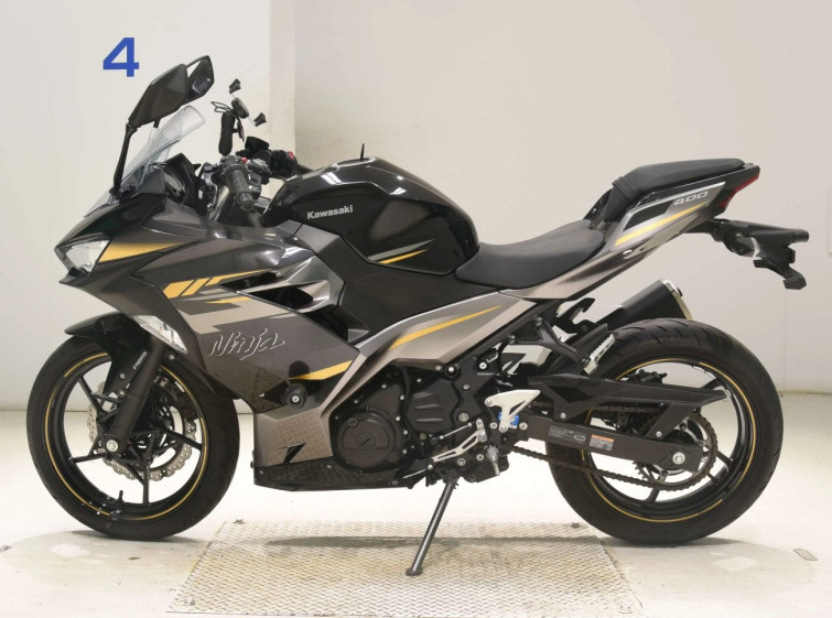 Мотоцикл Kawasaki NINJA400 з пробігом 10021 km