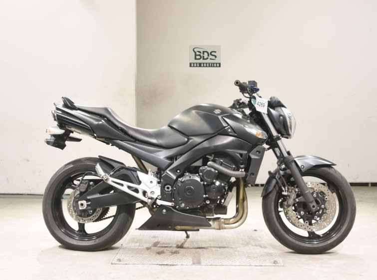 Мотоцикл Suzuki GSR400