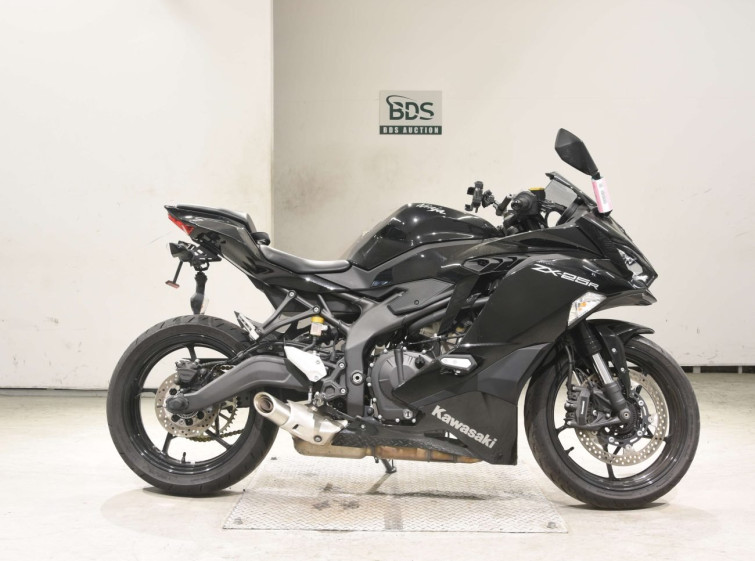 Мотоцикл Kawasaki NINJA ZX-25R з пробігом 8791 km