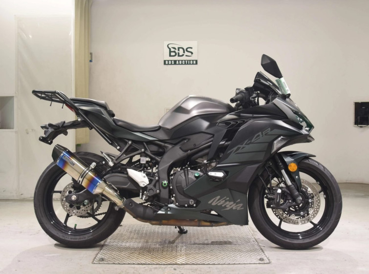Мотоцикл Kawasaki ZX-4R SE з пробігом 9121 km
