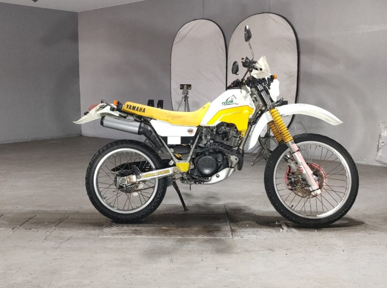Мотоцикл Yamaha ｾﾛｰ225 з пробігом 18082 km