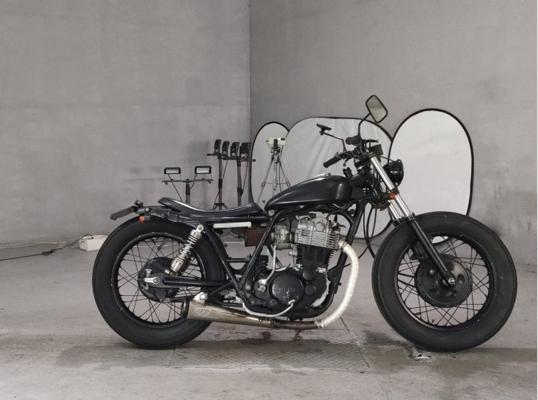 Мотоцикл Yamaha SR400 з пробігом 5815 km