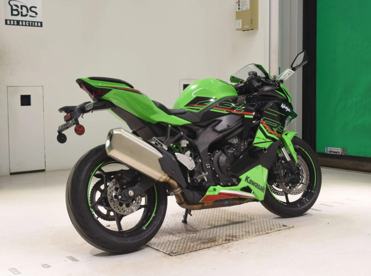 Мотоцикл Kawasaki ZX-4RR с пробегом 18412 km