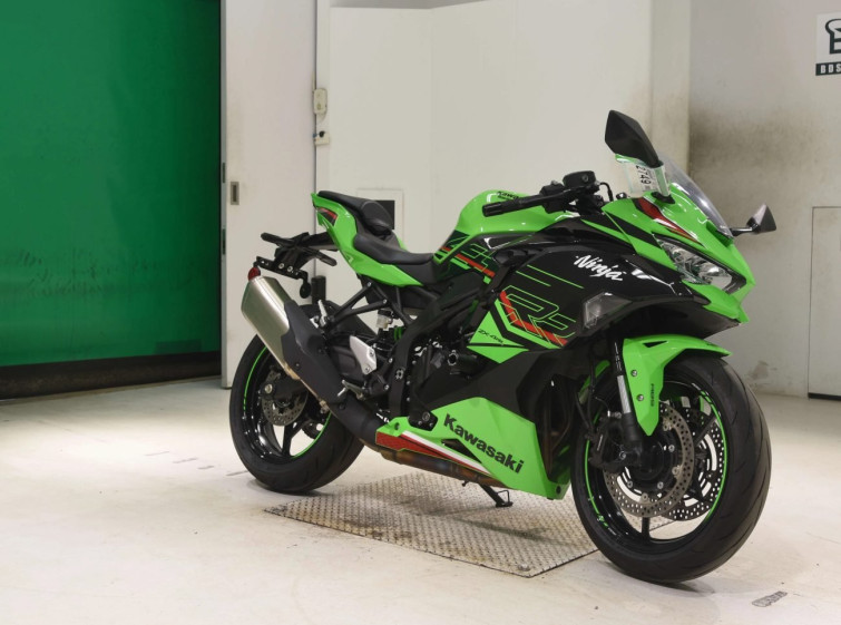 Мотоцикл Kawasaki ZX-4RR с пробегом 18412 km