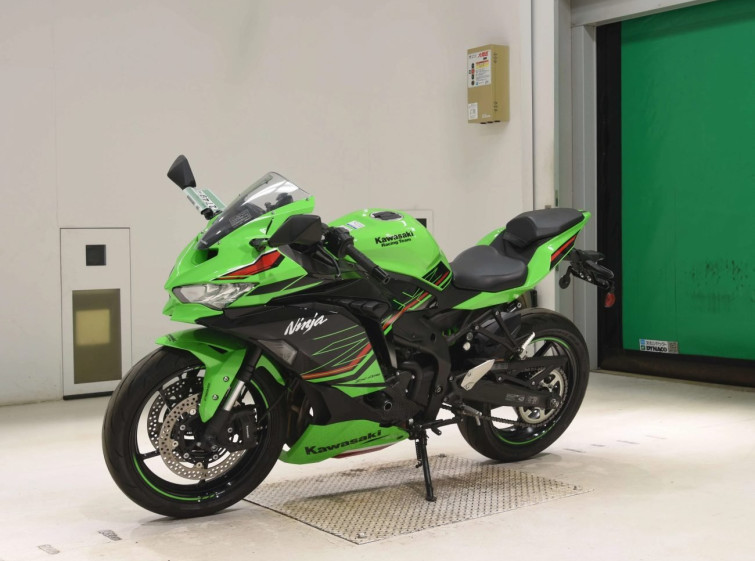 Мотоцикл Kawasaki ZX-4RR с пробегом 18412 km