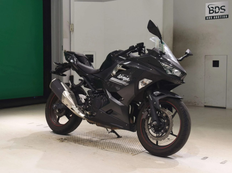 Мотоцикл Kawasaki NINJA250 з пробігом 10610 km