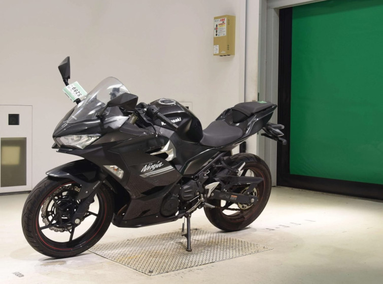 Мотоцикл Kawasaki NINJA250 з пробігом 10610 km
