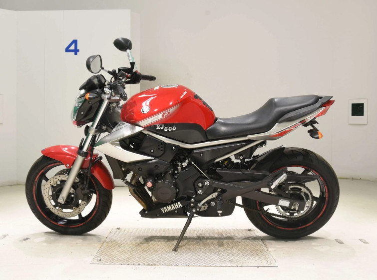 Мотоцикл Yamaha XJ6N с пробегом 31213 km
