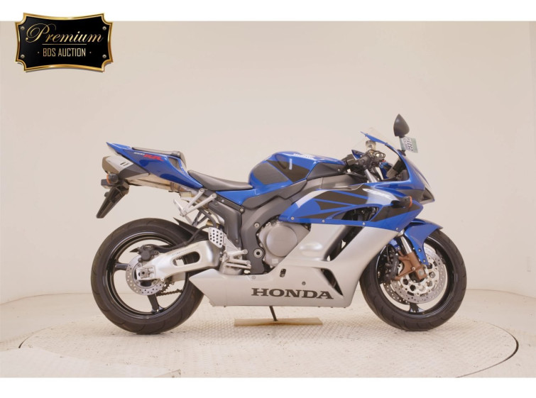 Мотоцикл Honda CBR1000RR с пробегом 15634 km
