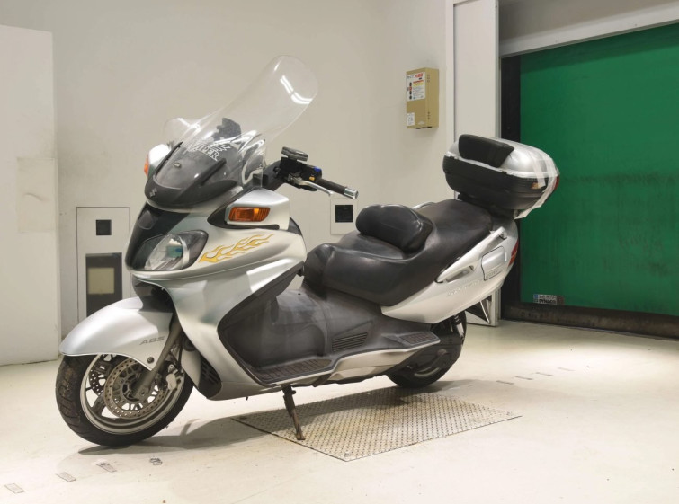Мотоцикл Suzuki SKYWAVE 650LX