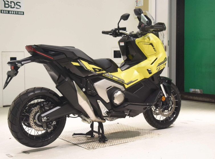 Мотоцикл Honda X-ADV750 з пробігом 321 km