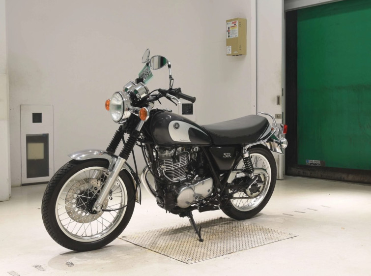 Мотоцикл Yamaha SR400 с пробегом 2013 km