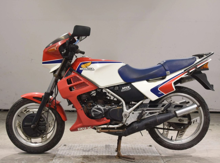 Мотоцикл Honda MVX250F з пробігом 8960 km