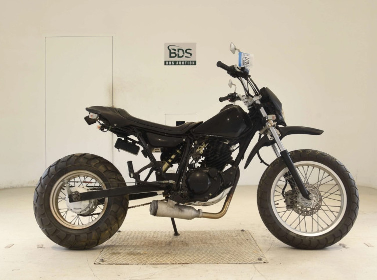 Мотоцикл Yamaha TW225 з пробігом 2119 km