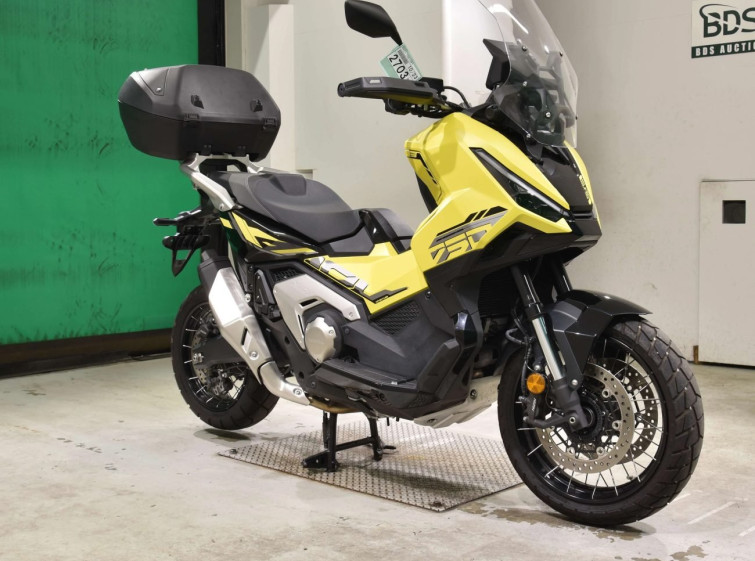 Мотоцикл Honda X-ADV750-2 з пробігом 2944 km