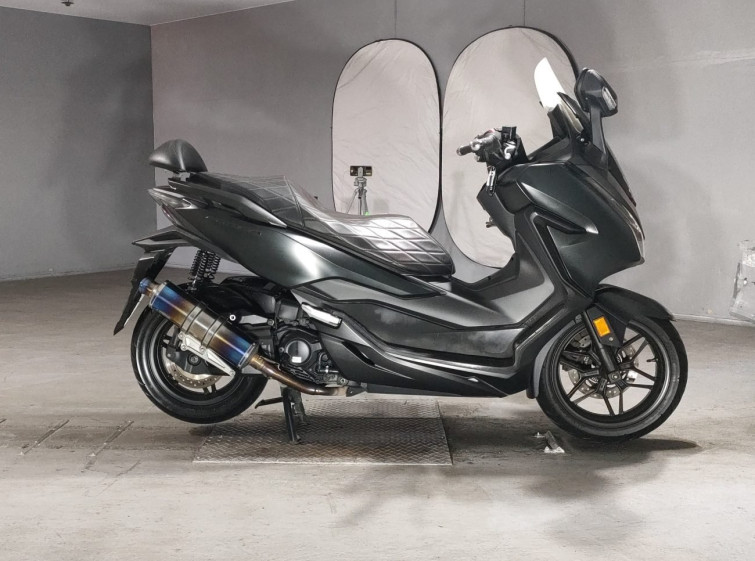 Мотоцикл Honda FORZA з пробігом 31815 km