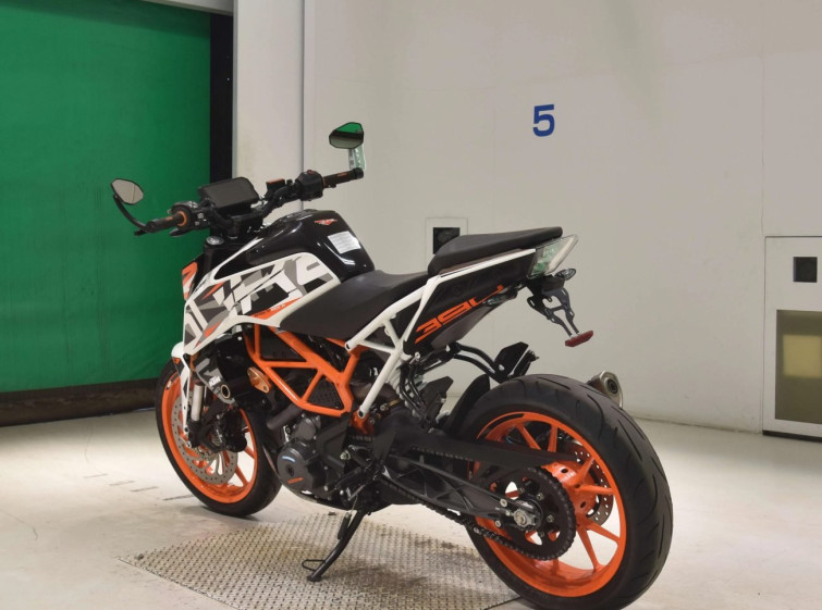 Мотоцикл KTM 390 DUKE с пробегом 8274 km