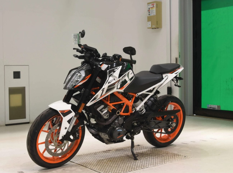 Мотоцикл KTM 390 DUKE с пробегом 8274 km