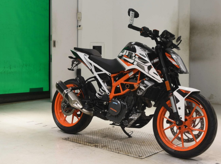 Мотоцикл KTM 390 DUKE с пробегом 8274 km