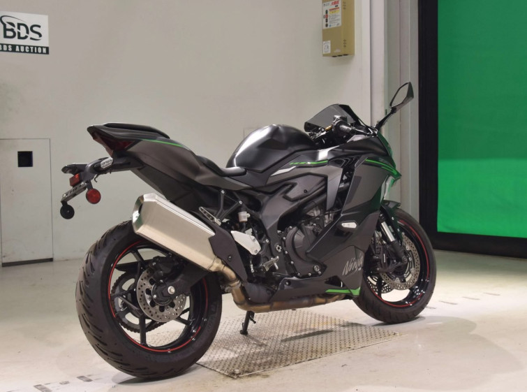 Мотоцикл Kawasaki ZX-4R SE з пробігом 11211 km
