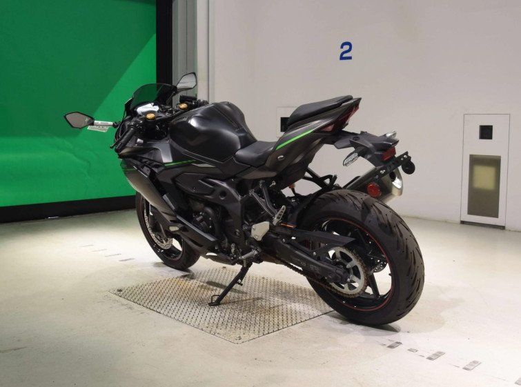 Мотоцикл Kawasaki ZX-4R SE з пробігом 11211 km