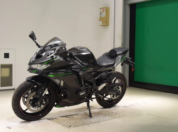 Мотоцикл Kawasaki ZX-4R SE з пробігом 11211 km