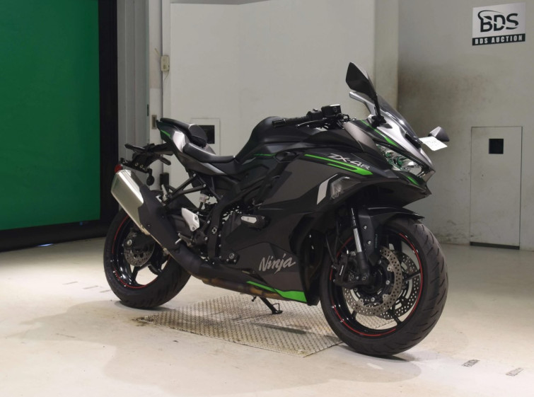 Мотоцикл Kawasaki ZX-4R SE з пробігом 11211 km