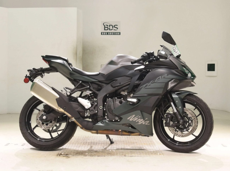 Мотоцикл Kawasaki ZX-4R с пробегом 6663 km