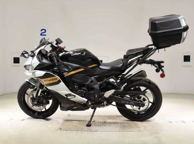 Мотоцикл Kawasaki ZX-4R с пробегом 1399 km