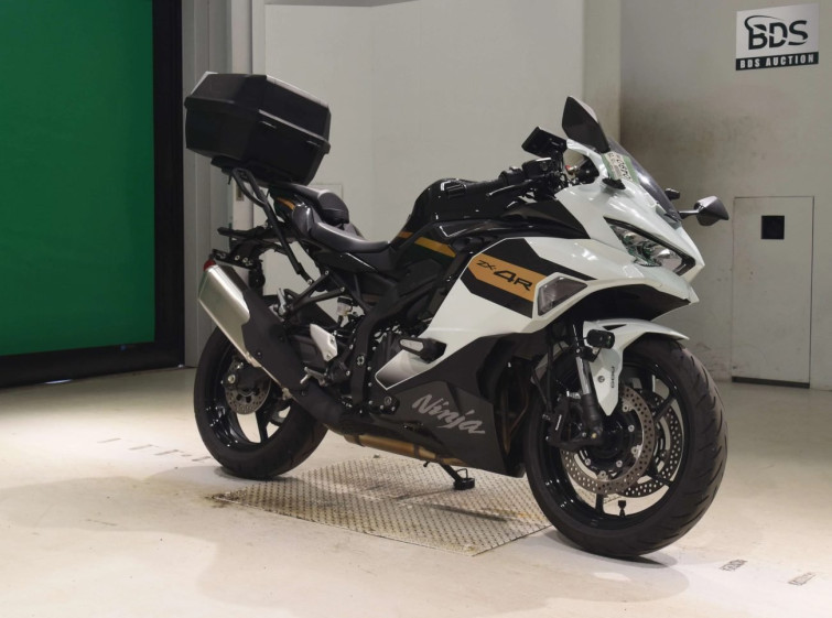 Мотоцикл Kawasaki ZX-4R с пробегом 1399 km